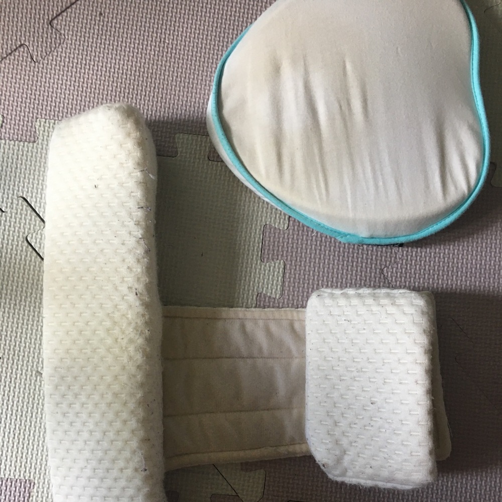 Baby sleeping pillow and triangle